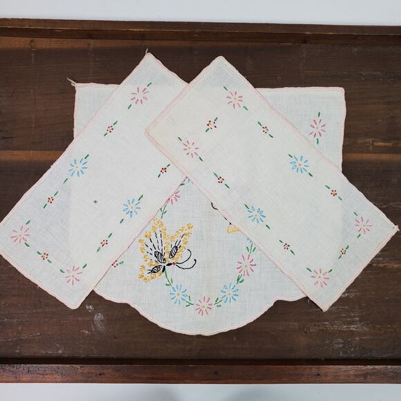 Vintage Handcrafted Embroidery Table Doily SET of 3 - Picture 1 of 8